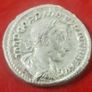 AÑO 238/241 D.C. GORDIANO III. DENARIO. PESO 3,6 GR