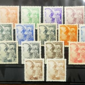 EDIFIL 919/35 ** FRANCO DENTADO GRUESO. VALOR DE CATÁLOGO 600 €