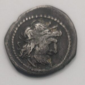 AÑO 211 A.C (DESPUÉS). VICTORIATO.ANÓNIMIA. PESO 2,7 GR